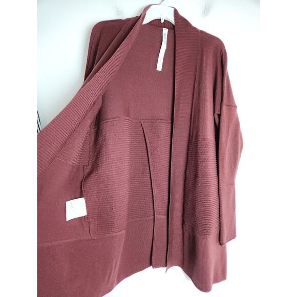 Lululemon "Sit In Lotus" Burgunday Purple 100% Merino Wool Cardigan size 6 - Picture 8 of 10